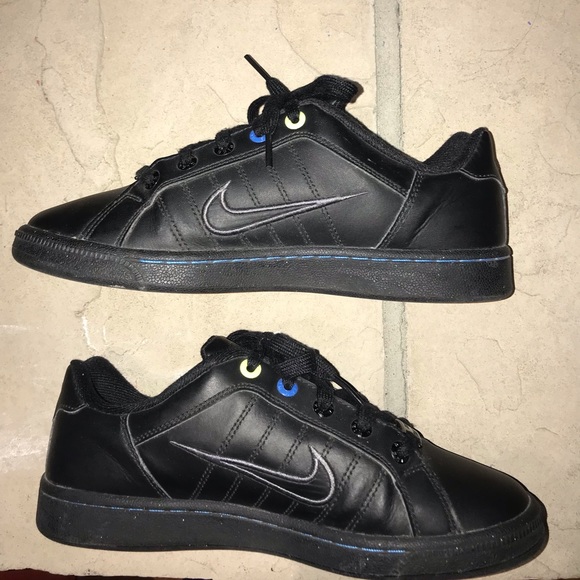 Nike black shoes - Picture 2 of 6